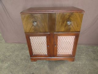 Vintage Silvertone Radio And Record Player Wood Cabinet S140
