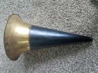 Victor E phonograph front mount threaded horn,  repainted 2
