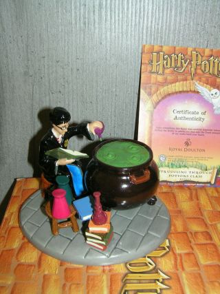 Royal Doulton Harry Potter Struggling Through Potions Class Hpfig10 Boxed &cert