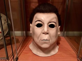 2002 Cinema Secrets Halloween Resurrection Michael Myers Mask
