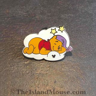 Disney Global Lanyard Cloud Nap Winnie The Pooh Pin (ui:40029)