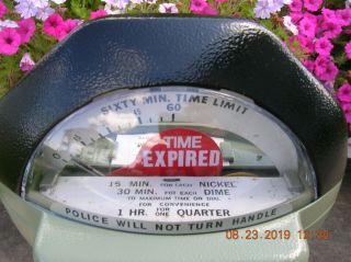 MACKAY MODEL60/76 PARKING METER WITH KEY RESTORED WITH BASE 2