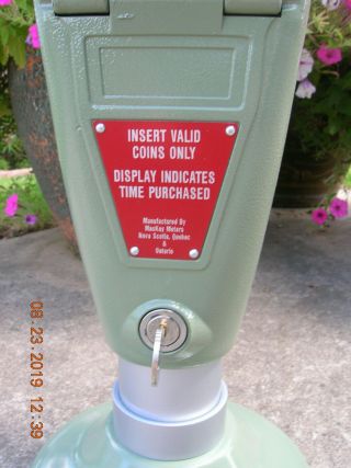 MACKAY MODEL60/76 PARKING METER WITH KEY RESTORED WITH BASE 4