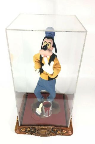 Rare Disneyana Disney World - Goofy Painting Himself Corner Window Display Figure