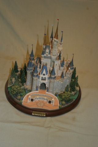 Disney Olszewski Walt Disney World Cinderella Castle