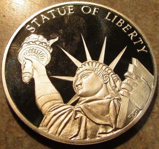 1981 Statue Of Liberty 3/4 Troy Oz.  Sterling Silver Round Chemical Bank Nyc
