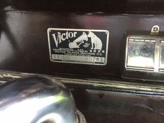 Victor Victrola Model VV - 50 Suitcase Phonograph 99781 Oak Case 2