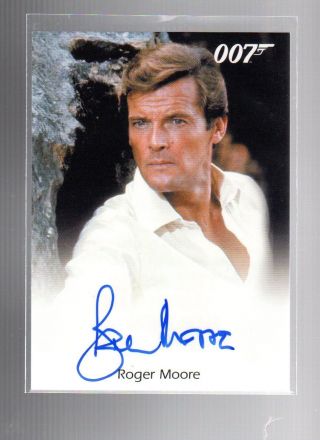 2014 James Bond Archives Roger Moore Auto Card 2