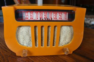 Dewald Model A - 501 Catalin Bakelite Radio 1940s.