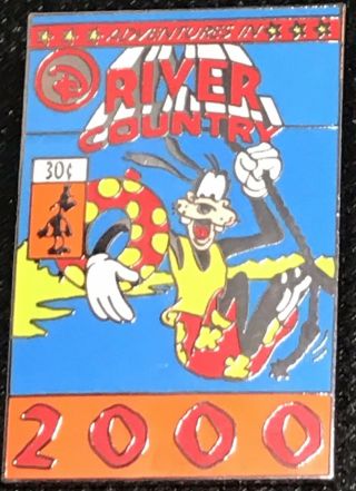 Walt Disney World Millennium 2000 - River Country Goofy 2000 Logo Pin