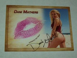 2018 Collectors Expo Bw Model Dani Mathers Autographed Kiss Print Card