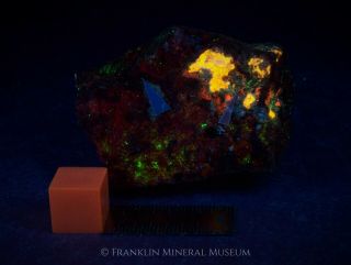Hancockite,  clinohedrite - Franklin,  NJ 2