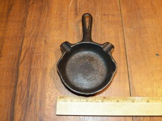 Vintage Griswold Quality Ware Cast Iron Skillet Ashtray / Spoon Rest