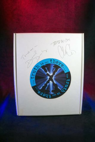 X - Files Season Promotional Set Sign By David Duchovny And Chris Carter