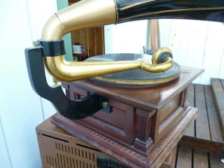 Victor talking machine,  record player in extremely V V IX 6
