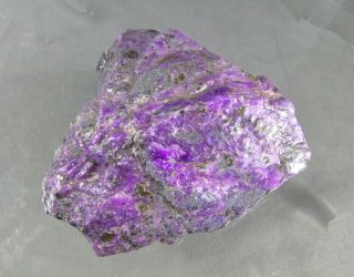 dkd 26R/ 422.  2grams Very hard to find Large Purple Sugilite rough 4