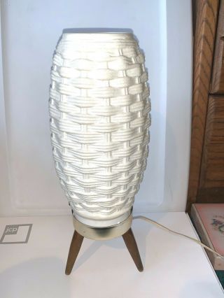 Vintage Plastic Basket Weave Tripod Lamp Atomic Mid Century Modern White
