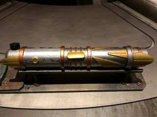 Disneyland Star Wars Galaxy ' s Edge Savi ' s Protection and Defense Lightsaber 7