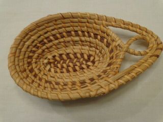 Small Gullah Sweetgrass Basket W/handle And Knots