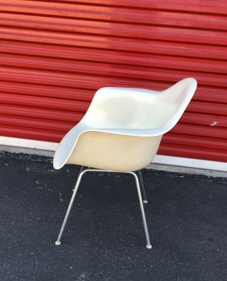 Vintage Herman Miller Eames Fiberglass Shell Arm Chair,  Bright White Color - 3