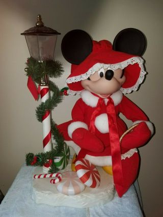 Lrg Disney Animated Illuminated Minnie Mouse Christmas Display W/ Lamp Post 6