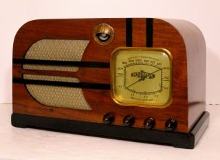 Old Antique Wood Air Castle Vintage Tube Radio - Restored & w/ Tuning Eye 5