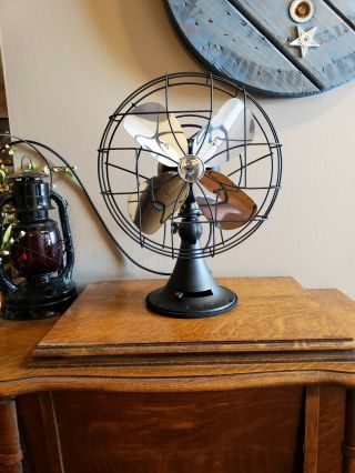Emerson 79646 - An Electric Oscillating Fan Antique Vintage