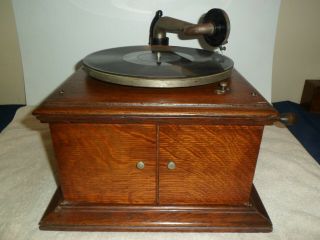Small Antique Victor Victrola Talking Machine Record Player Phonograph Vv - Vi