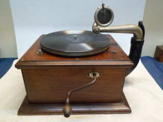 Small Antique Victor Victrola Talking Machine Record Player Phonograph VV - VI 6
