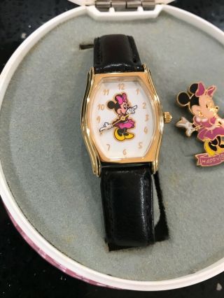 Disney Minnie Mouse Watch In a Birthday Cake Case With a Collecters Pin 5