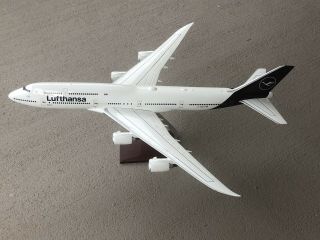 1/100 Lufthansa 747 - 8 Livery Pacmin Type Corporate Model