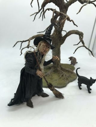 Miniature Artisan Gundren Kolenda Witch w/broom & Black Cat 2