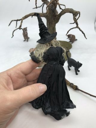Miniature Artisan Gundren Kolenda Witch w/broom & Black Cat 7