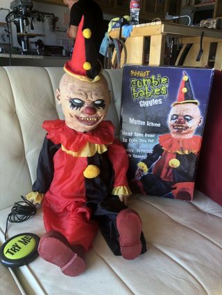 Rare Giggles Clown Zombie Baby Demonic Giggle Sounds Motion Activated Head Spins