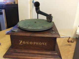 Antique Zon - O - Phone Talking Machine W/ Crank By Universal Talking Machine N.  Y.