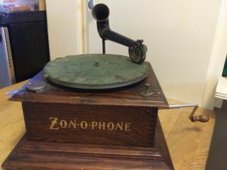 Antique Zon - O - Phone Talking Machine W/ Crank By Universal Talking Machine N.  Y. 2