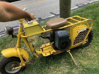 1960 Cushman Trailster Motor Scooter 8
