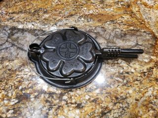 Hard To Find Griswold Heart And Star Waffle Iron With Bail Base 913 919 920