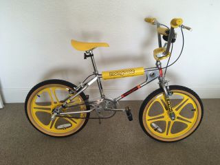 2019 Special Edition Mongoose Motomag 20” Stranger Things 3 Bmx Netflix Mad Max