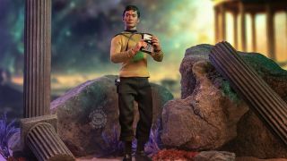 Quantum Mechanix Qmx Star Trek Tos Lt.  Hikaru Sulu 1:6 Figure 2019 George Takei