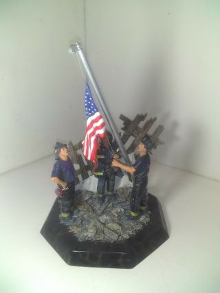 Danbury " Raising The Flag " Porcelain 3 Nyc Firemen World Trade Center 9/11