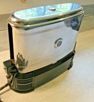 Vintage 1940s Chrome & Bakelite Model J Toast - O - Lator Serial No 6 - 47 Toaster