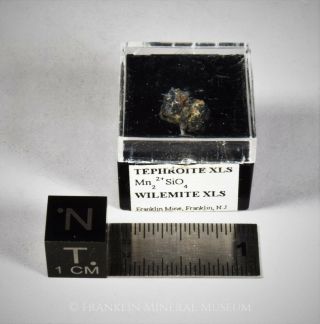 Tephroite And Willemite Crystals - Franklin,  Nj