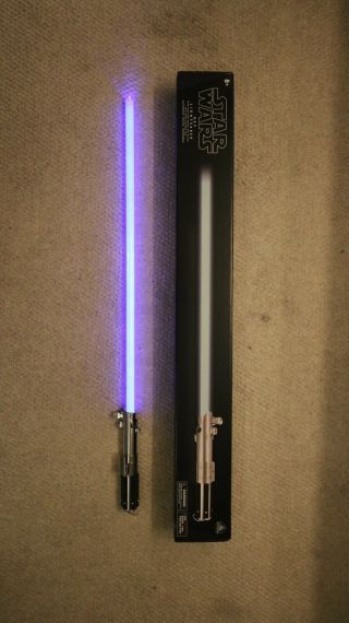 Rey Disney Park Exclusive Legacy Lightsaber W/ Removable Blade