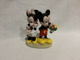 Disney Mickey And Minnie Mouse Ceramic Porcelain Figure Figurine Holding Flowers