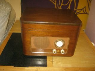 Vintage Wards Airline Radio Record Player Turntable Table Top