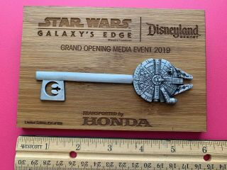 Disneyland Star Wars Galaxy’s Edge Media Day Commemorative Key Very Rare Limited 2