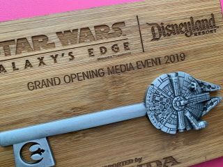 Disneyland Star Wars Galaxy’s Edge Media Day Commemorative Key Very Rare Limited 8