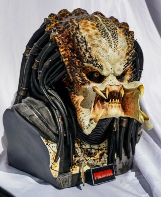 Sideshow Collectibles Life Size 1:1 scale PREDATOR BUST 2