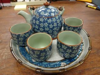 Japanese 6 Piece Tea Set Blue Flower Pattern Bamboo Handle With Serving Tray